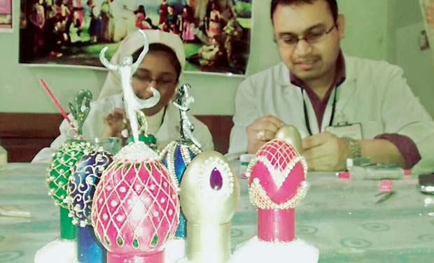 Doctors make Easter eggs to raise funds for the needy Doctors make Easter eggs to raise funds for the needy